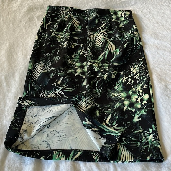 Dynamite Women’s Size Small Jungle Pencil/Midi Skirt - Picture 4 of 4